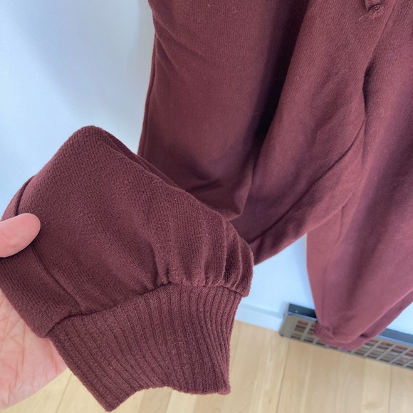 Gap Maternity Romper WITH pockets - Picture 6 of 9